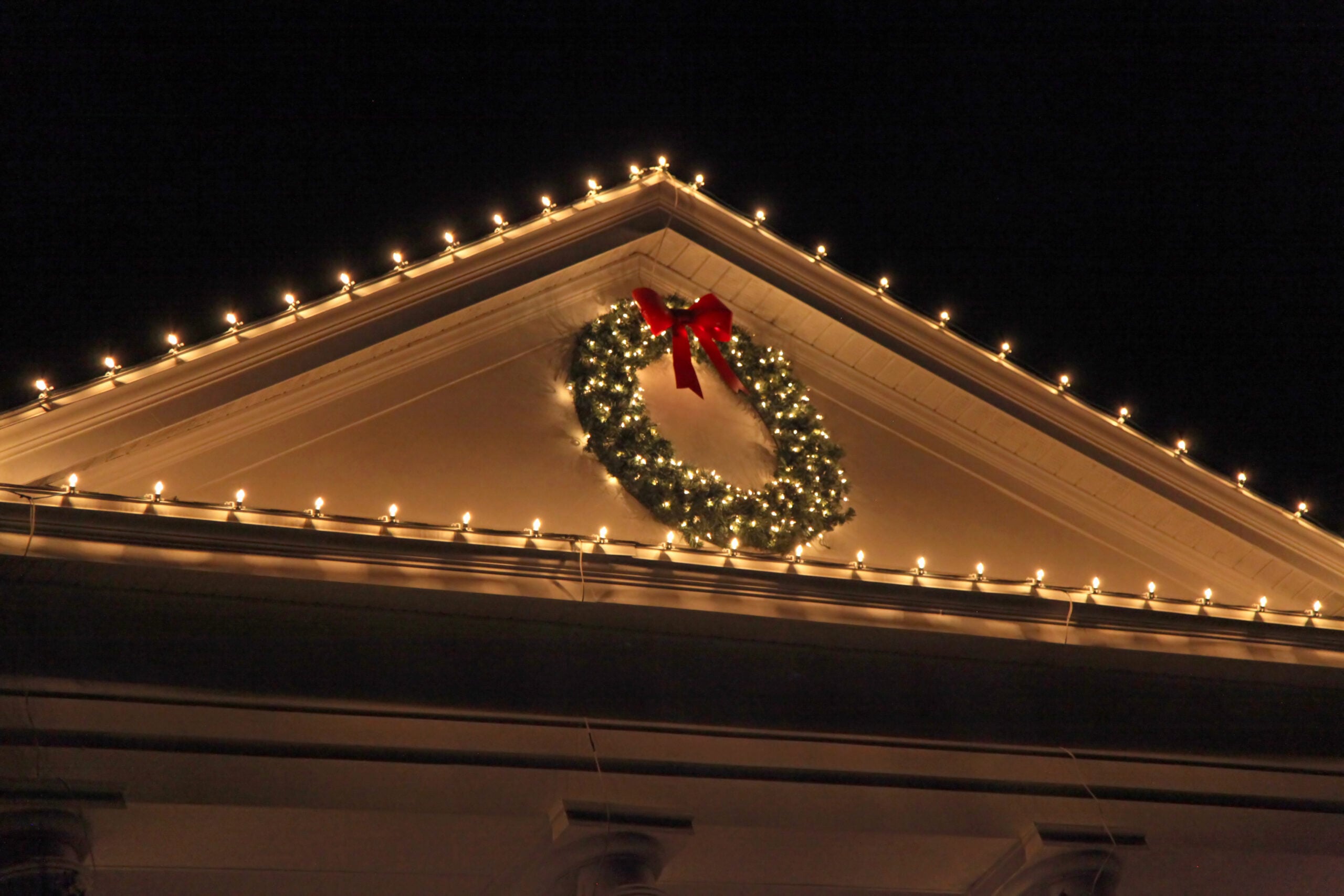 Hang Lights Without Damaging Your Roof | Sunny Roofing
